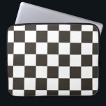 Kontrollerad Flagga (svartvitt) (Checker Mönster) Laptop Fodral<br><div class="desc">Den här konstruktionen har en svartvit flagga som vanligtvis används i motorisk tävla för att ange avsluta. Flagga förknippas ofta med vinnaren av tävling, eftersom de är de första som kör förbi den kontrollerade flagga. Mönster kan också ses som påverkat av en schackbräda som används för att spela strategiska spel...</div>