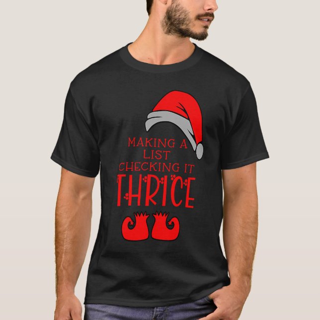 Kontrollerar den Thrice-jultomten Santa Hat Graphi T Shirt (Framsida)