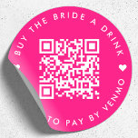 Köp en drink till Bride | Rosa av Bachelorette QR- Runt Klistermärke<br><div class="desc">En enkel anpassningsbar Raspberry shock rosa "Buy the Bride a Drink" Bachelorette Party QR-kod round-dekal i ett modernt minimalistiskt stil med en söt hjärtdetalj. Mallen kan enkelt uppdateras med din QR-kod och anpassningsbar,  t.ex. Sök igenom QR för att betala av Venmo. #bachelorette #buythebrideadrink #QRcode #dekal</div>