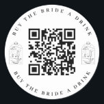 Köp en KN-kod från Bride a Drink Bachelorette Part Runt Klistermärke<br><div class="desc">Glöm inte de här "Köp Bride en drink"-klistermärken för din Bachelorette-fest! Matchar vårt Mystical Tarot Card Bachelorette Party-tema. Redigera enkelt QR-koden med din egen.</div>