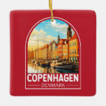 Köpenhamn Danmark Travel Art Vintage Julgransprydnad Keramik<br><div class="desc">Färddesign för Köpenhamnsreflektor. Köpenhamn,  Danmarks huvudstad,  är belägen på kustöarna i Zeeland och Amager. Den är kopplad till Malmo i södra Sverigen av Öresundsbron.</div>