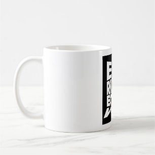 Kopp för kaffe eller te med budskapet 'Lika rätt r