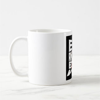 Kopp för kaffe eller te med budskapet 'Lika rätt r