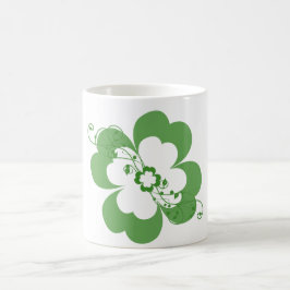 Kopp med blommiga shamrocks