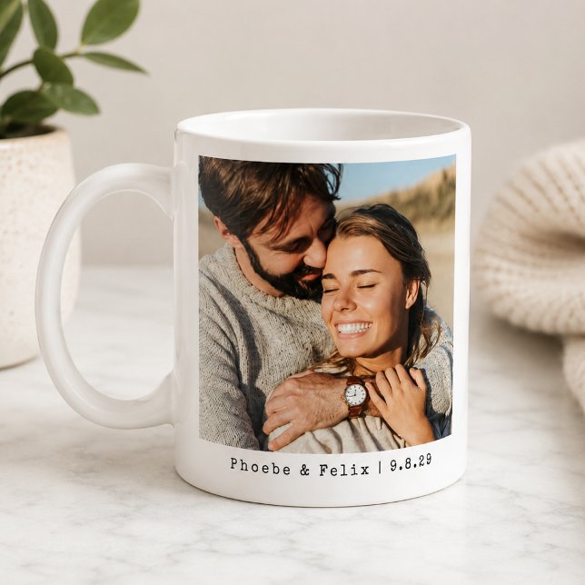 Kopp med parbild | Bröllopspresentkopp (Personalized couple photo mug with names and date for anniversaries and romantic gifts.)