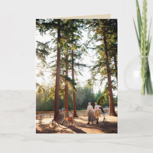 Koppla ihop att gå i solsken med victorianen kort