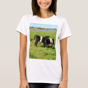 Kor av häckdjur i baby i Land. T Shirt