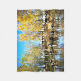 Kor på hösten vid dammen fleecefilt