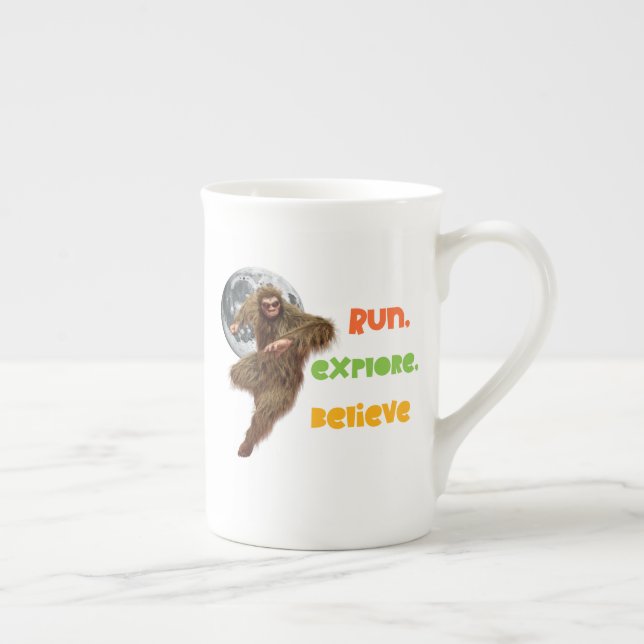 Kör Sasquatch Äventyr Tro Design Benporslin Mugg (Höger)