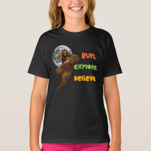 Kör Sasquatch Äventyr Tro Design T Shirt