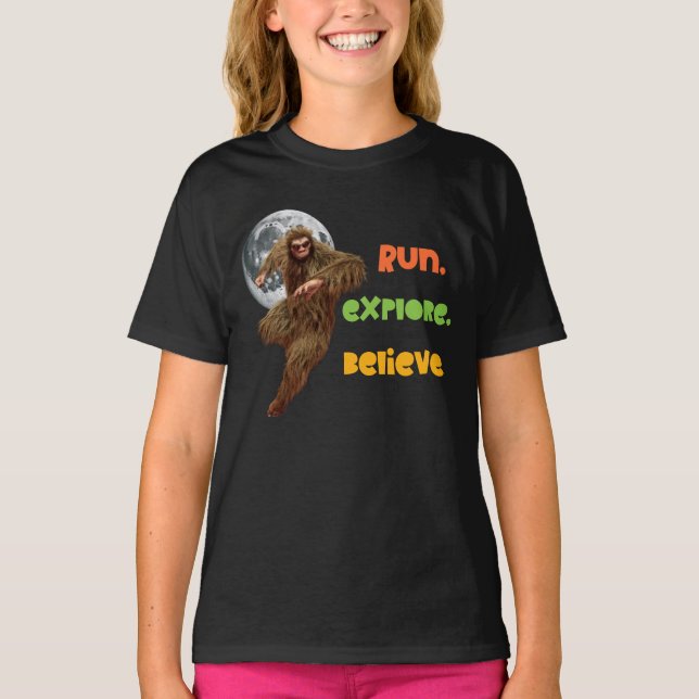 Kör Sasquatch Äventyr Tro Design T Shirt (Framsida)
