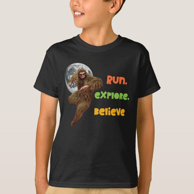 Kör Sasquatch Äventyr Tro Design T Shirt (Framsida)