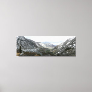 Köra genom Snowy-Sierran Nevada-bergen Canvastryck