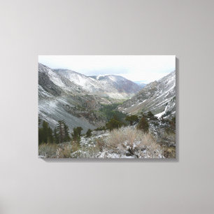 Köra genom Snowy-Sierran Nevada-bergen Canvastryck