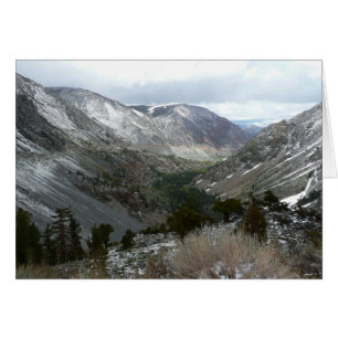 Köra genom Snowy-Sierran Nevada-bergen Hälsningskort