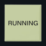 Köra grönt dischasher magnet<br><div class="desc">Minimal "löpande" diskmaskinsmagneter för köksmagnet med en grönt bakgrund som hjälper dig med köksorganisationen. Anpassa med texten.</div>