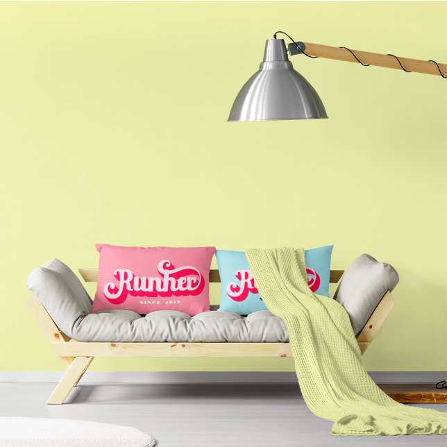 Köra Rosa Bold Retro Font Motivational Kudde (Skapare uppladdad)