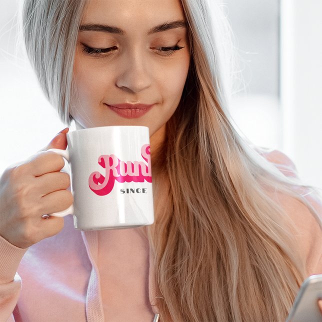Köra Rosa Bold Retro Font Motivational Mugg (Skapare uppladdad)