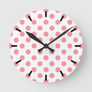 Koral och vitt polka dots rund klocka