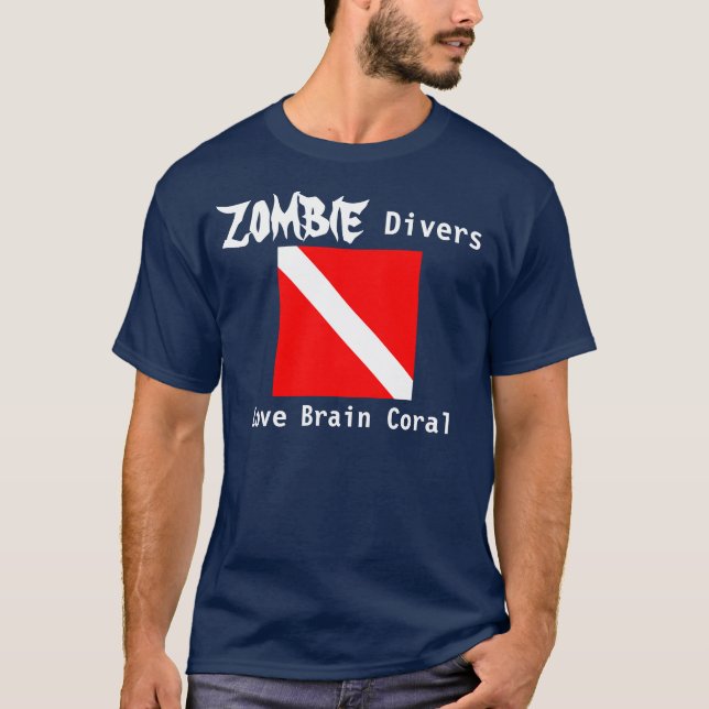 Korall för hjärna för Zombiedykarekärlek (mörk) Tee Shirt (Framsida)