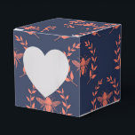 Korall och marinblå drottningbipattern presentaskar<br><div class="desc">Korall och marinblå vintage kunglig drottningbipattern förmånslåda för att komplettera samlingen nedan.</div>