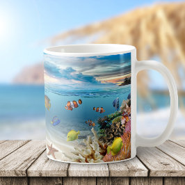 Korallrev under vatten med tropiska fiskar kaffemugg