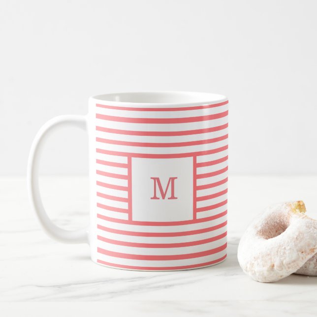 Koralröd och vita ränder Anpassad monogram Kaffemugg (Med munk)