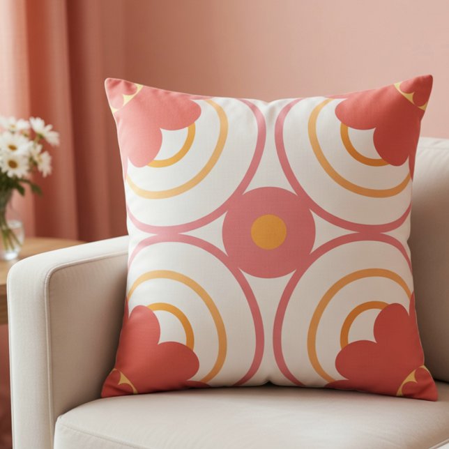 Koralrosa och orange modern geometrisk cirkel kudde (Hand‑drawn, pastel, and mid‑century inspired. A unique accent for your space.)