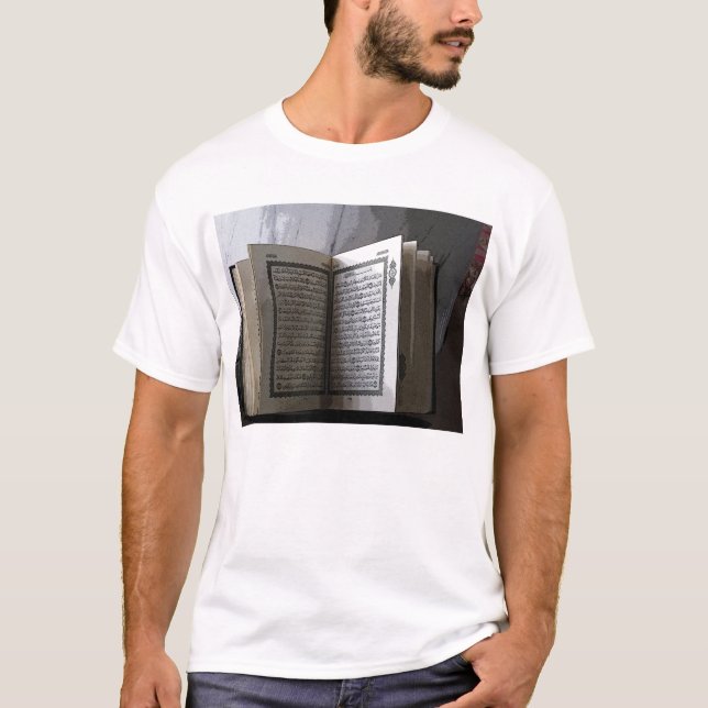 Koranen Tee Shirt (Framsida)