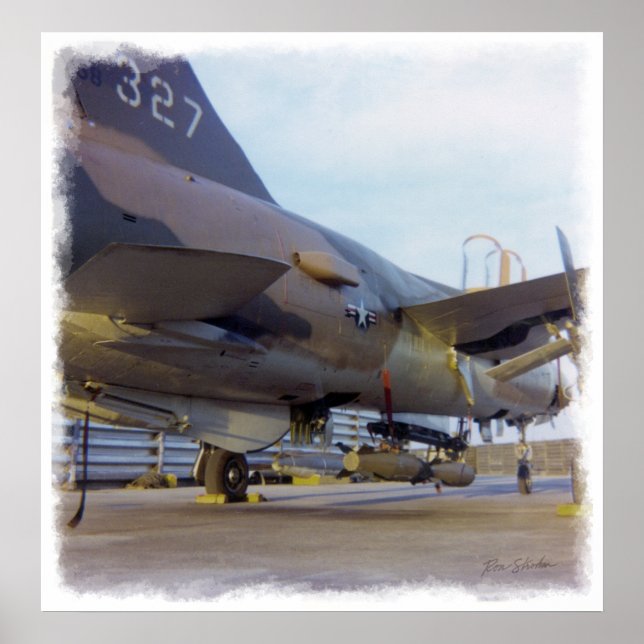 Korat AFB Thailand 1968 F-105 A1 Skriv ut Poster (Framsidan)