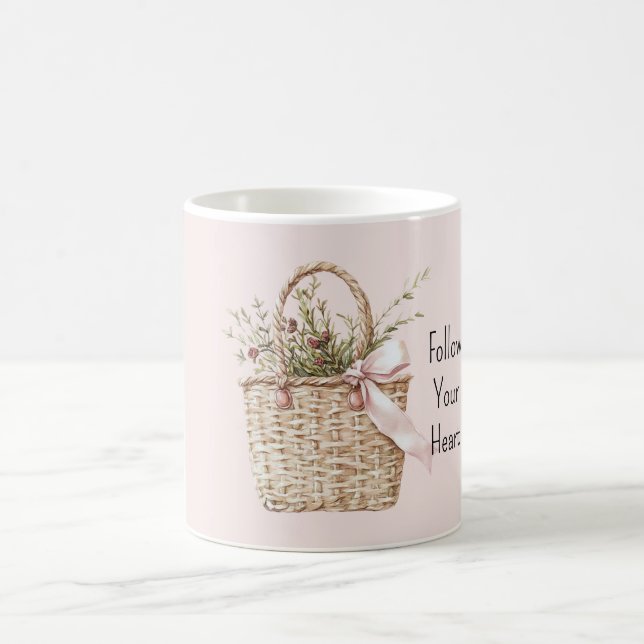 Korg med röda rosor rosa band kaffemugg (Center)