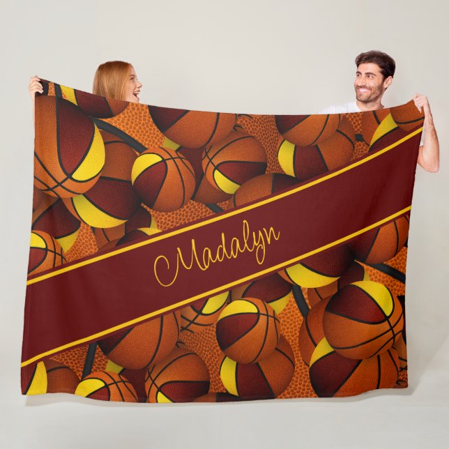 Korgbollar mönster maroon guld sportlag färg fleecefilt (På plats)