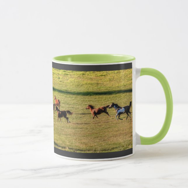 Körning av hästar på ett Ranch Equine Photo Mugg (Höger)