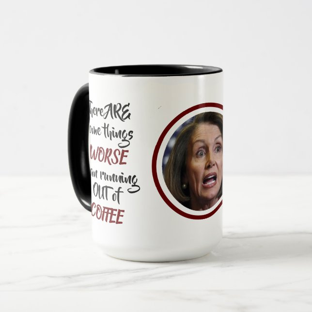 Körs ut ur kaffet Nancy Pelosi Mugg (Framsida vänster)