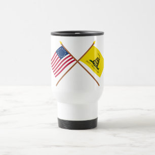 Korsad Betsy Ross och Gadsden flaggor Resemugg