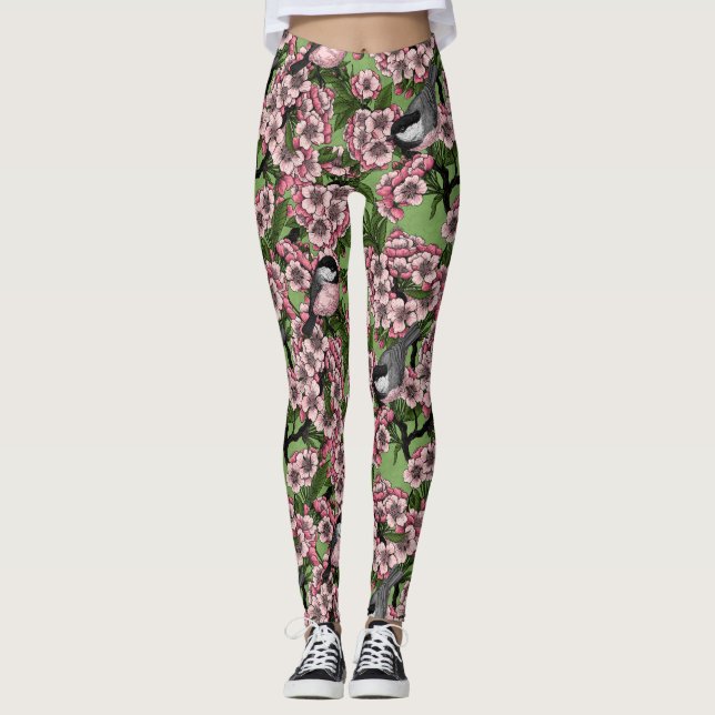 Körsbärs blommar och kycklingar på grönten leggings (Framsida)