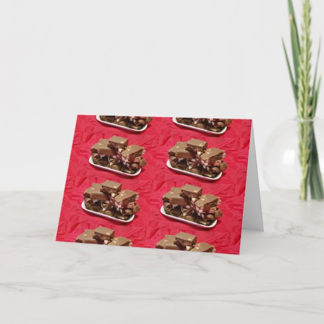 Körsbärschoklad Marshmallow Fudge På En Tallrik Kort (Framsida)