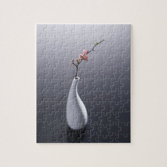 Körsbärsröd blommar i vas pussel (Vertikal)