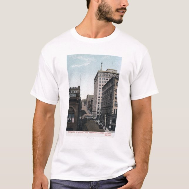 Körsbärsröd gataplats med Alaska Bldg Tee Shirt (Framsida)
