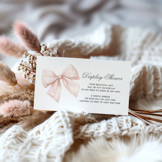 Kort för babykläder för vit Visning (Skapare uppladdad)