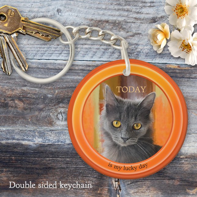 Kortkedjor för foto med liten Orange (Keychain featuring your custom cat (or other) photo framed by an eye catching orange design)