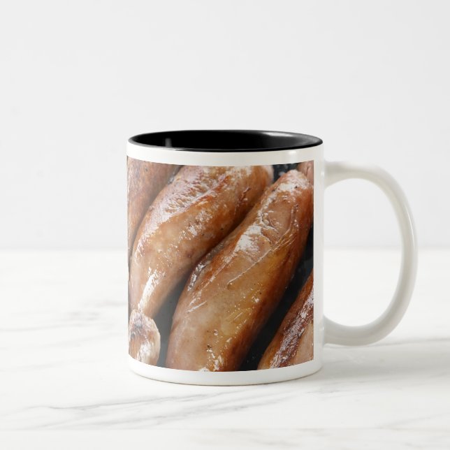 Korvar på grill Två-Tonad mugg (Höger)