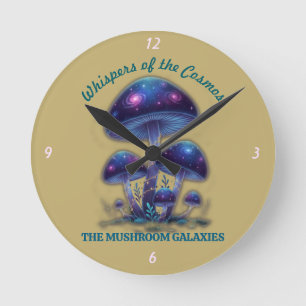 Kosmiskt galaxsvamp • Whimsical Fantasy Fungi Rund Klocka