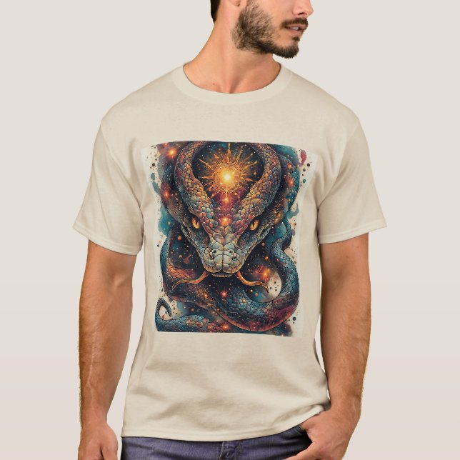Kosmiskt Orm med Lysande Fjäll T Shirt (Framsida)