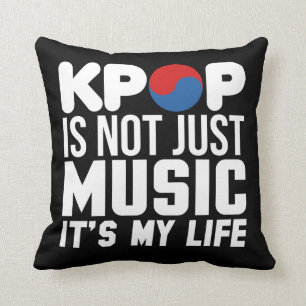 Kpop är mitt liv slogans grafik (mörk) kudde