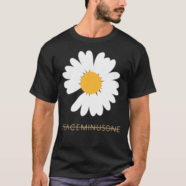 KPOP G-DRAGON PEACEMINUSONE DAISY Classic T-Shirt (Framsida)