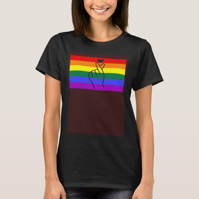 Kpop Merchandise Fan Addict LGBTQ Gay Pride Flag Q T Shirt (Framsida)