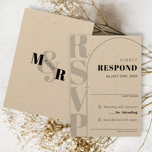 Kraft Ampersand Modern Arch Bröllop OSA Card Kort (Rustic ampersand simple black rustic kraft arch bold monogram RSVP wedding invitation response card)