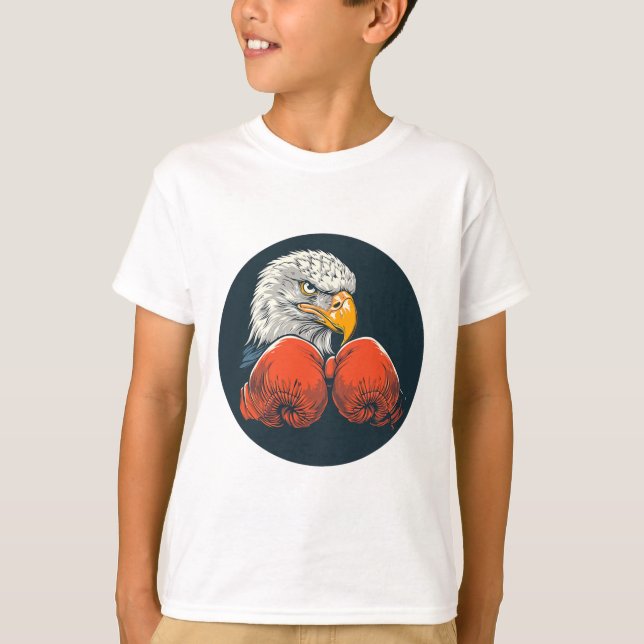 Kraftfull Örn Med Boxningshandskor För Ett Dynamis T Shirt (Framsida)