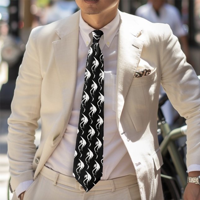 Kraftfull svart-vit tribal drakillustrationsdesign slips (Skapare uppladdad)